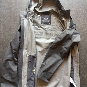 Oakley Gore tex rain jacket. spring windbreaker